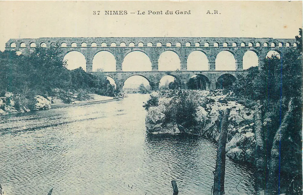 Nîmes — O Pont du Gard — A.R. n°37 - Frente