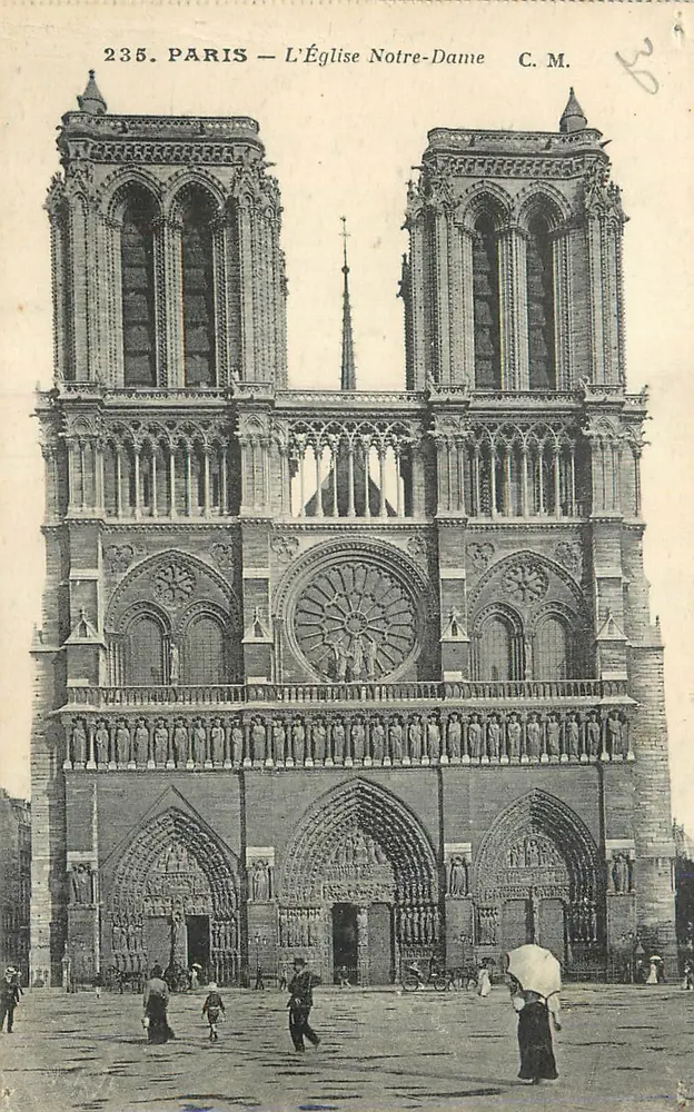 Paris — A Igreja de Nossa Senhora — C.M. n°235 - Frente