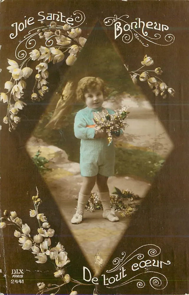 Kind in blauer Kombination — mit Blumenstrauß — Verlag DIX, Paris, Nr. 2441 - Vorderseite