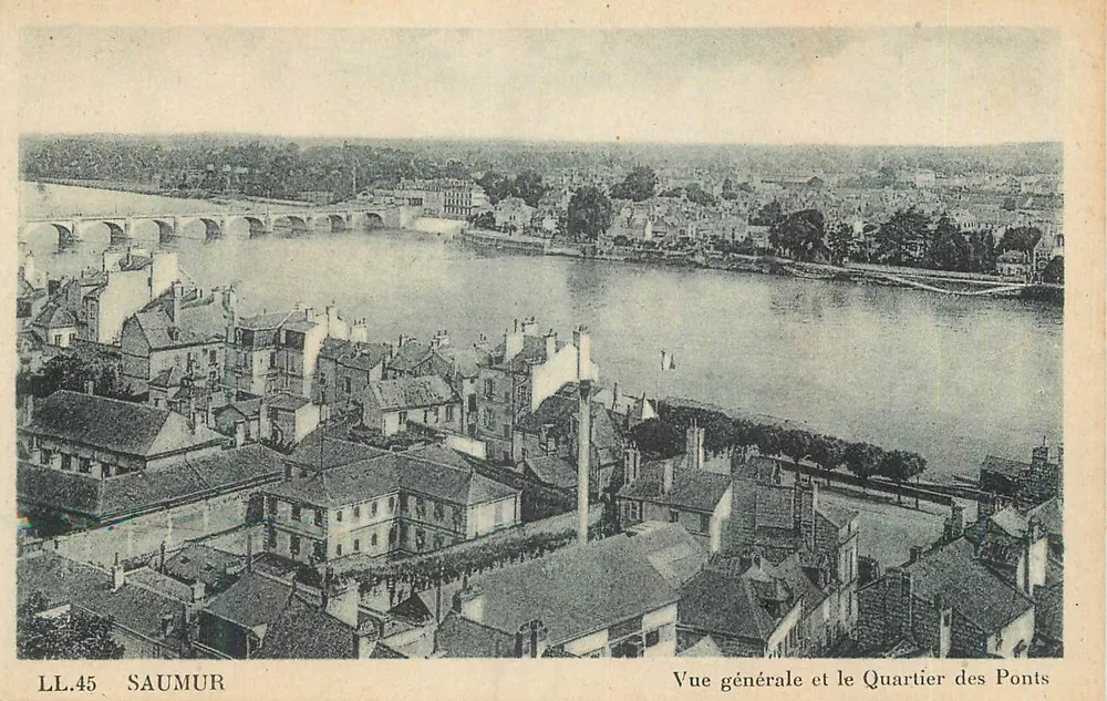 Saumur — Vista geral e o Bairro dos Pontes — LL.45 - Frente