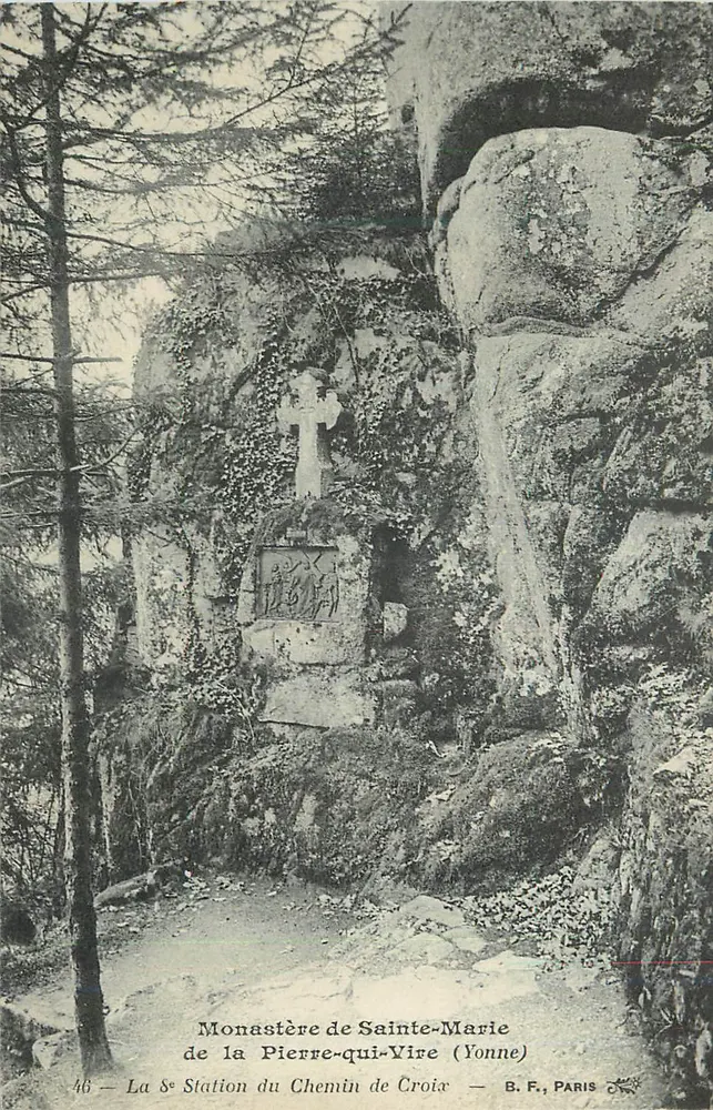 Kloster Sainte-Marie — Die 8. Station des Kreuzwegs — Pierre-qui-Vire (Yonne) - Vorderseite