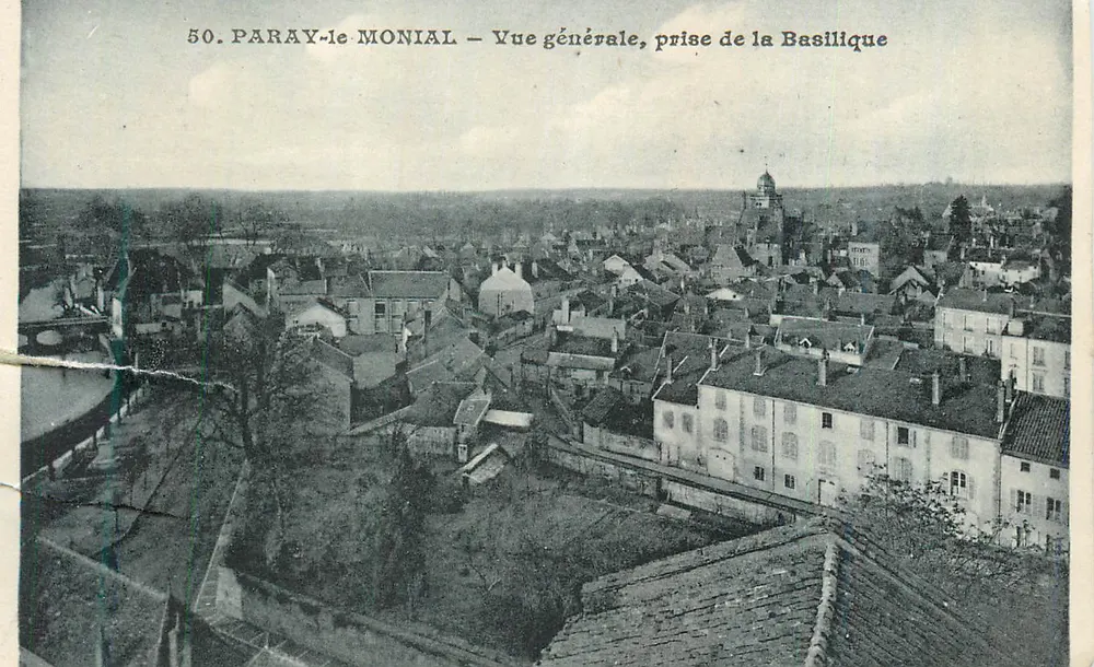 Paray-le-Monial — Allgemeiner Blick, aus der Basilika genommen - Vorderseite