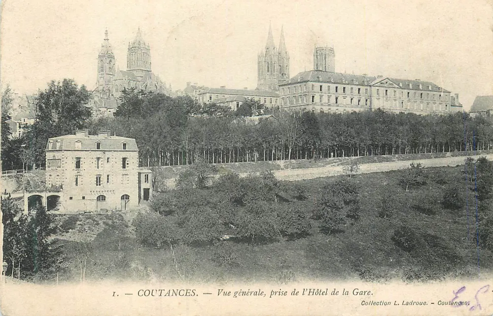 COUTANCES — Allgemeiner Blick vom Hotel de la Gare — Sammlung L. Ladroue - Vorderseite