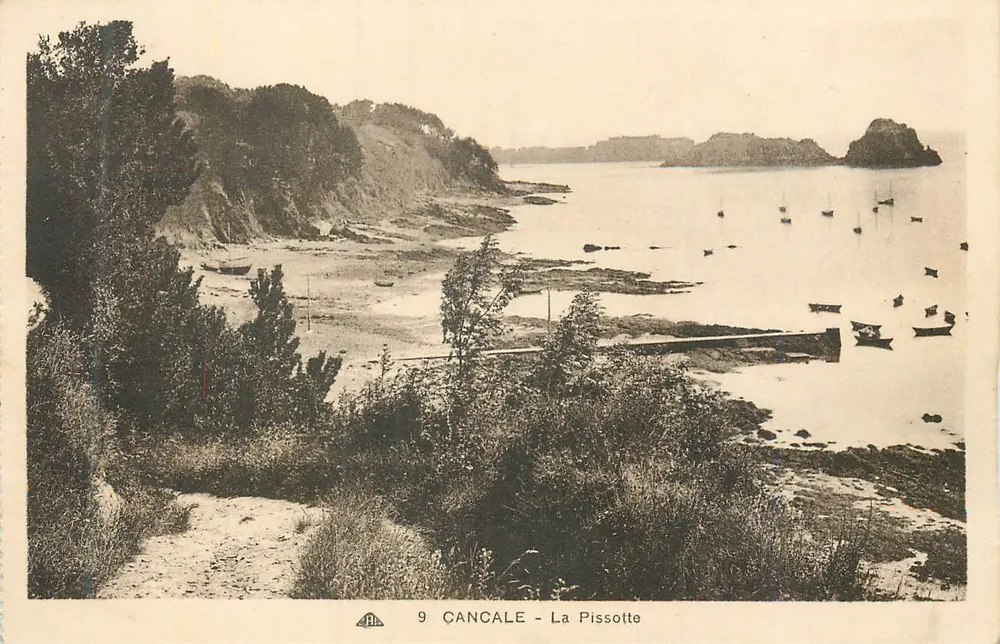 Cancale - A Pissotte — vista da baía com falésias e barcos - Frente