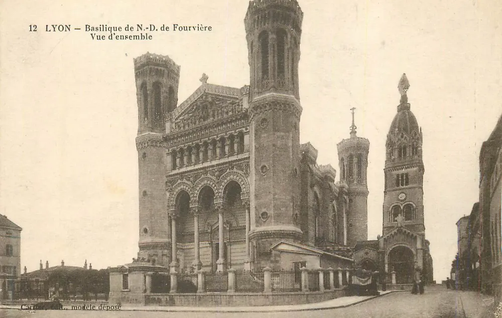 LYON — Basílica de N.-D. de Fourvière — Vista geral - Frente