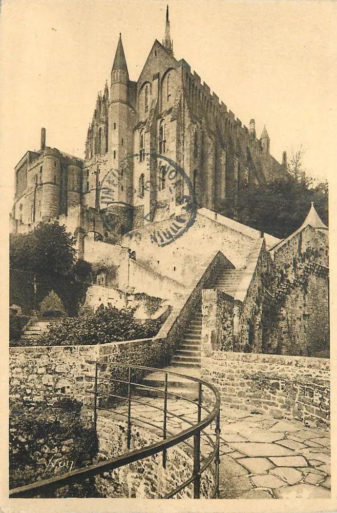 Mont Saint-Michel — Blick auf Schloss und Treppen — Anonymer Verlag, Seriennummer nicht sichtbar - Vorderseite