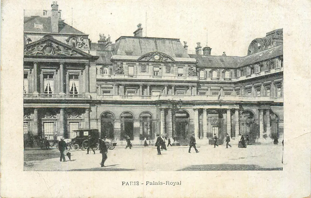 Paryż - Palais-Royal — widok zewnętrzny z klasyczną architekturą i pieszymi ulicami - Awers