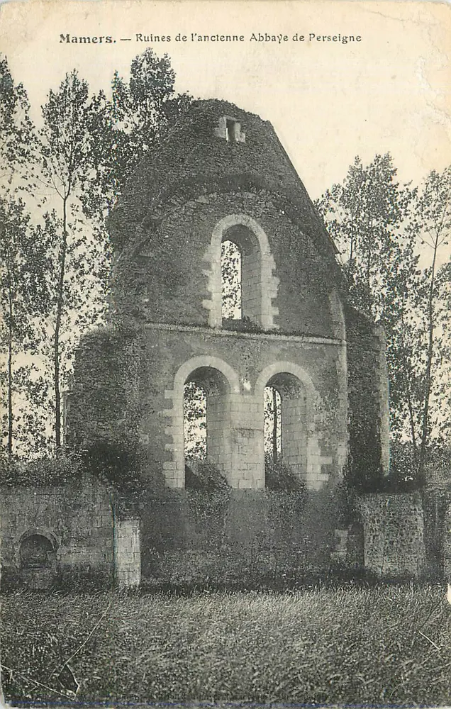 Mamers — Ruínas da antiga Abadia de Perseigne - Frente