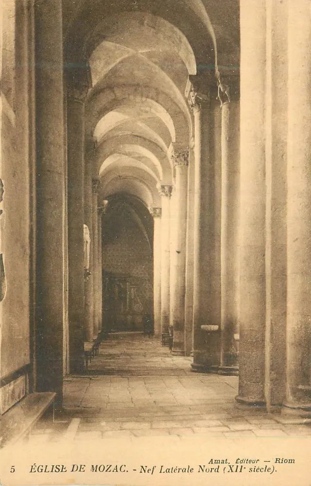 Kirche von Mozac — Nordseitige Nave — 12. Jahrhundert — Amat, Verleger — Riom - Vorderseite