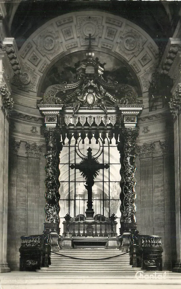 Altar do Santo Sacramento — Igreja da Madeleine — editor Chantal - Frente