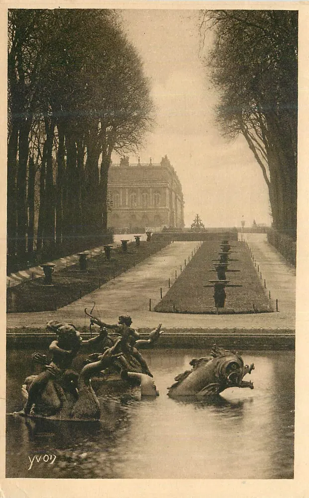 Garten des Schlosses von Versailles — Ansicht der Bassins und Statuen — Yvonn - Vorderseite