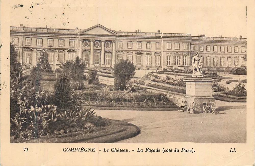 Compiègne - O Castelo - A Fachada (lado do Parque). - Frente