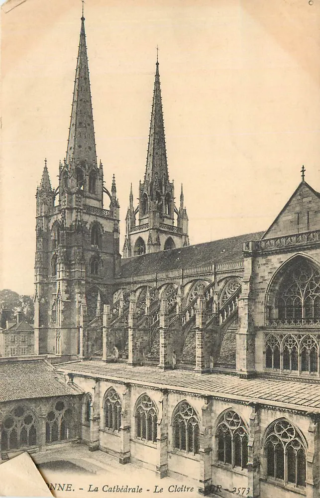 Tournai - La Cathédrale - Le Cloître - Éditeur C. R. - n° 2573 - Frente