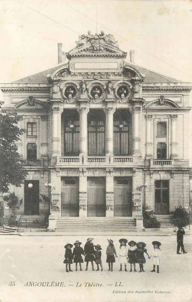 Angoulême — Ansicht des Theaters — Edition des Nouvelles Galeries, n°35 - Vorderseite