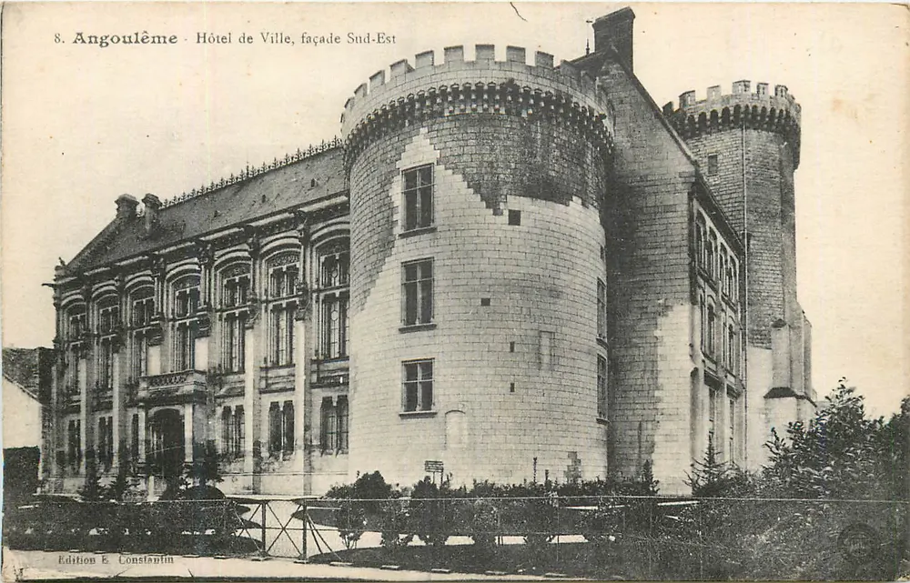 Angoulême - Rathaus, Südostfassade — Edition E. Constantin, Nr. 8 - Vorderseite