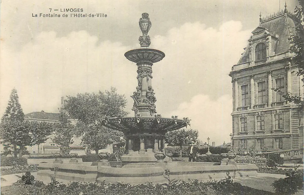 Limoges — Fontaine de l'Hôtel-de-Ville — Verlag: 7 - Vorderseite