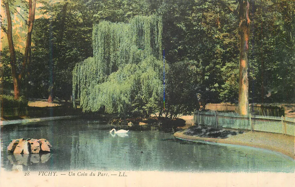 Vichy — Een Hoekje van het Park — LL. n°28 - Voorkant