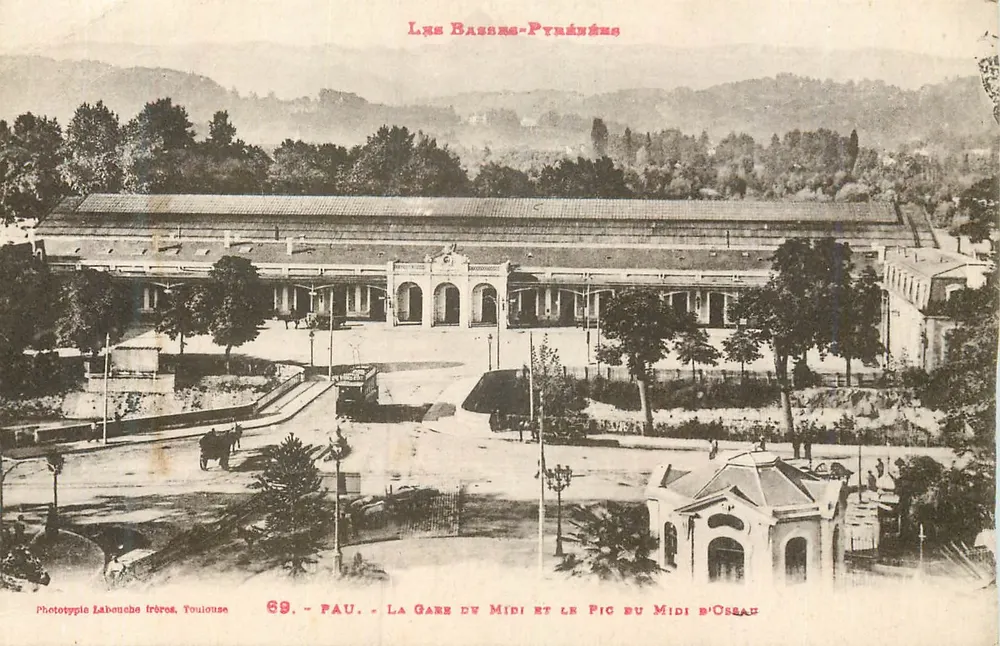 Fau - Die Südbahnstation und der Pic du Midi d'Ossau — Phototypie Labouche frères, Toulouse, Nr. 69 - Vorderseite