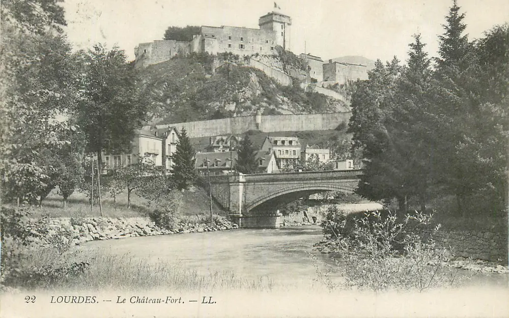 Lourdes — O Castelo-Forte — LL. - Frente