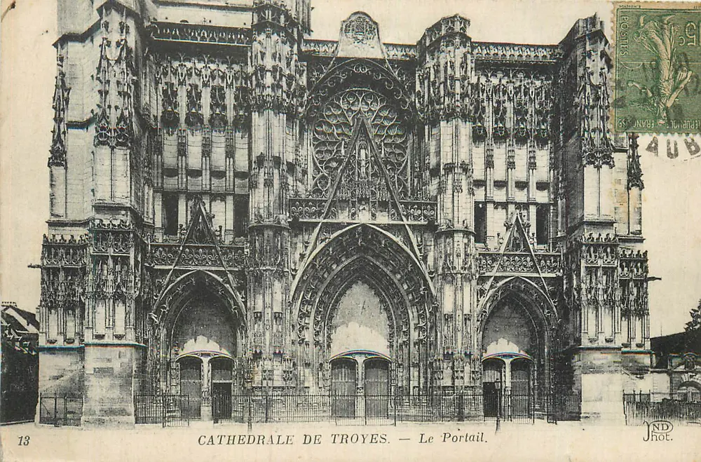 Catedral de Troyes — O Portal — ND Fot. n°13 - Frente