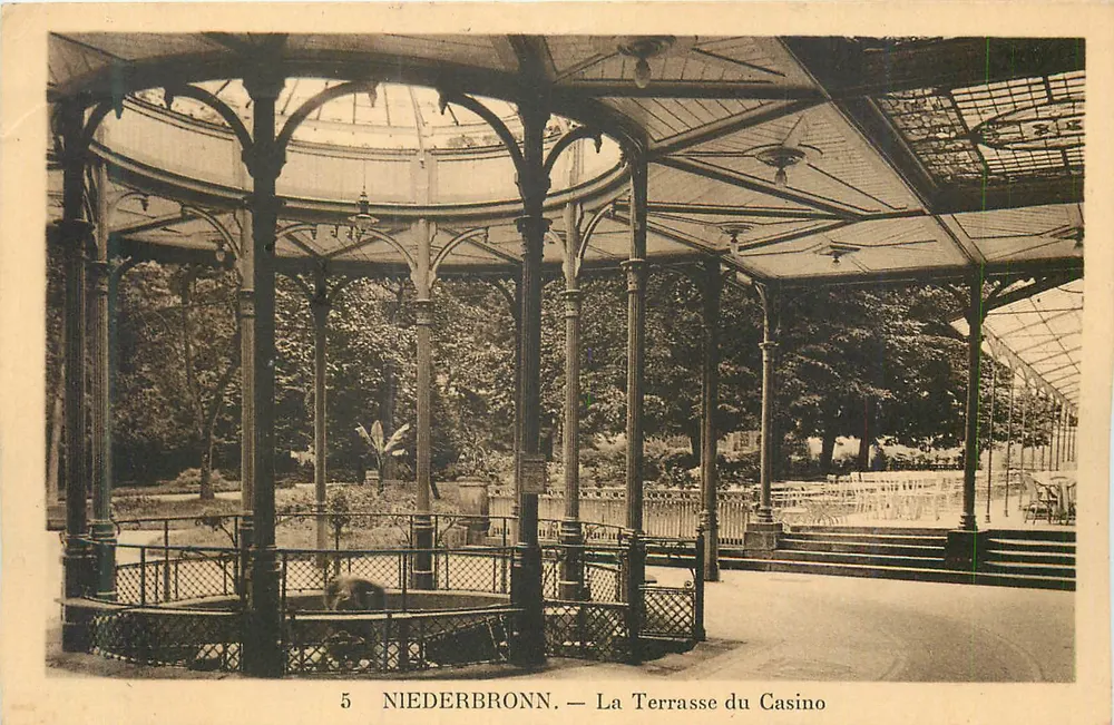Niederbronn — Die Terrasse des Casinos — Verleger und Seriennummer nicht lesbar - Vorderseite