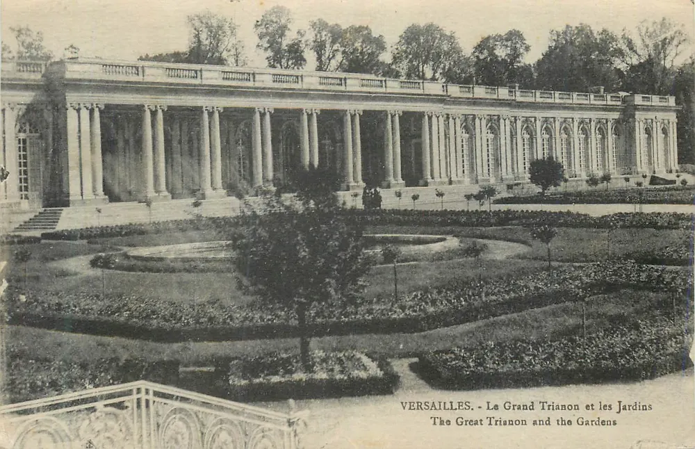 Versailles - Der Große Trianon und die Gärten - Vorderseite