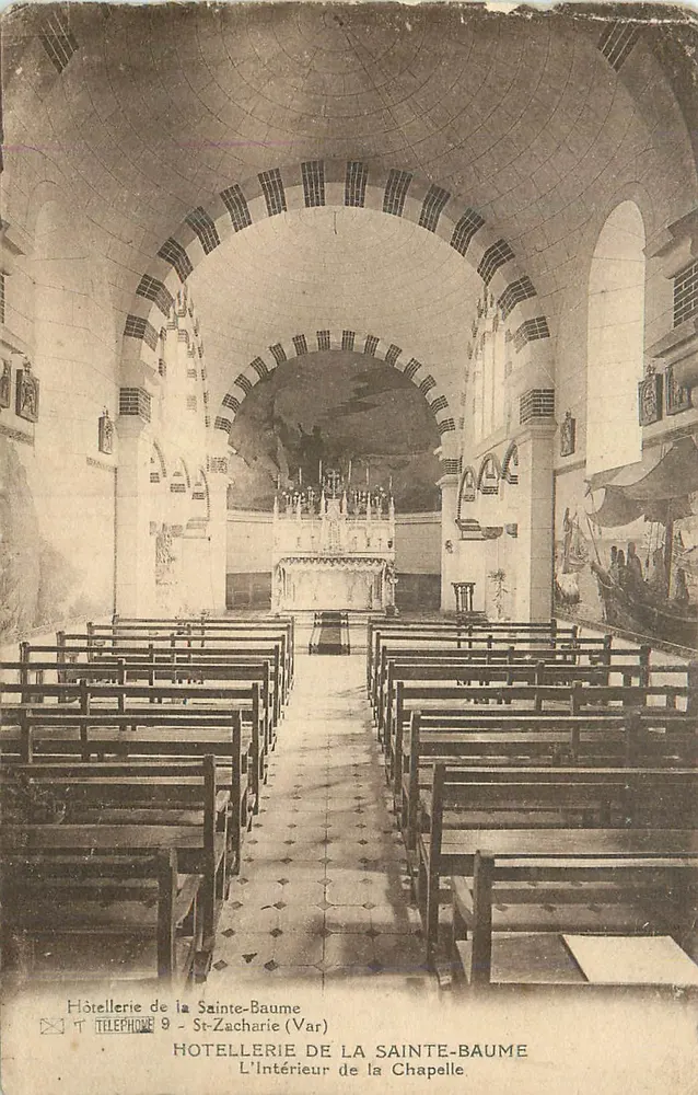 Innenansicht der Kapelle — Hôtellerie de la Sainte-Baume, St-Zacharie (Var) - Vorderseite