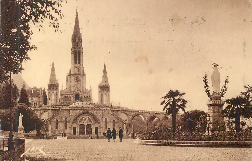Igreja Nossa Senhora da Natividade — Lourdes — editor J. L. K. - Frente