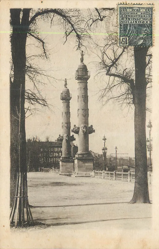 Kolumny na Placu Kolonialnej Wystawy — Paryż — 1931 — Wydawca: P. L. B. - Awers