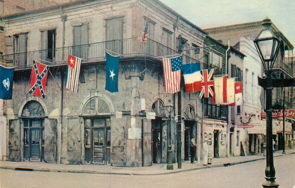 Straßenszene mit Fahnen — New Orleans — unbekannter Verlag, Seriennummer nicht lesbar - Vorderseite