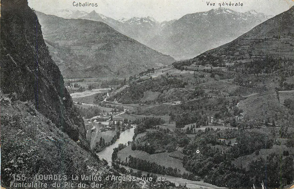 Cabaliros — Allgemeiner Blick — Lourdes, Tal von Argeles, Blick auf den Funicular des Pic du Jer - Vorderseite