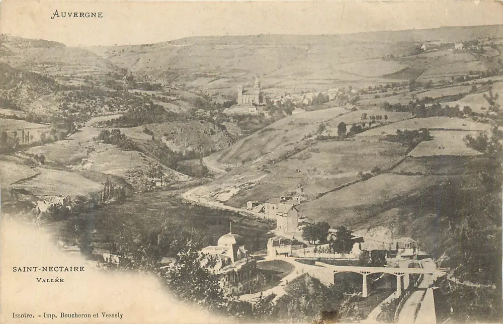 Saint-Nectaire Vallée — Auvergne — Imp. Boucheron et Vessely - Frente