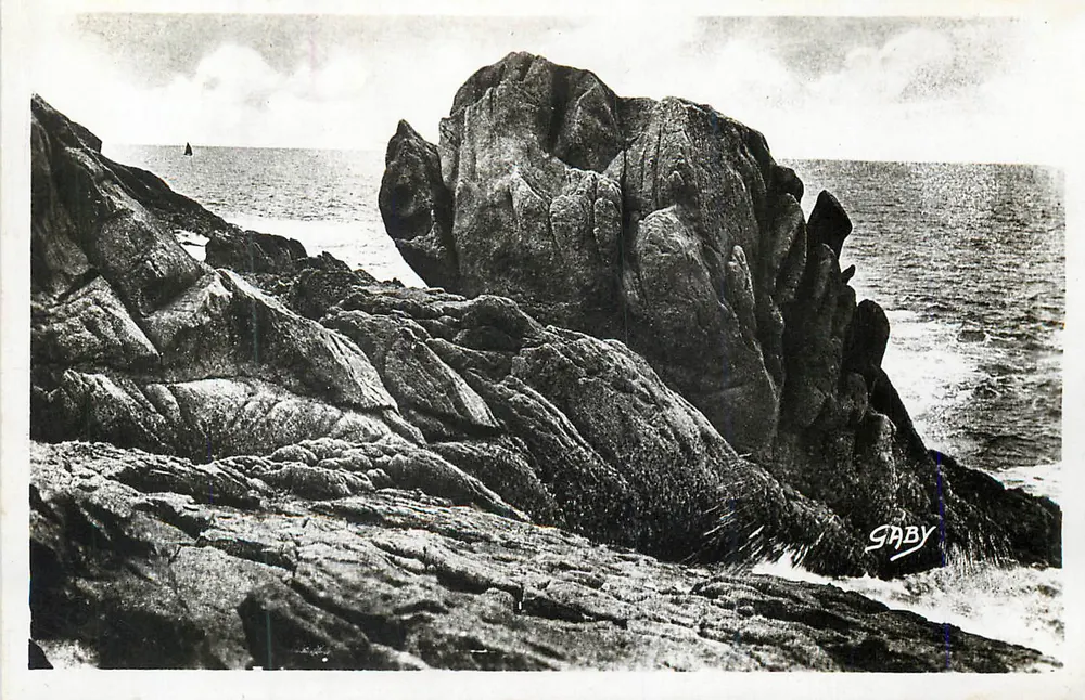 Felsen der Pointe de la Garenne — Küstenfelsen — GABY - Vorderseite