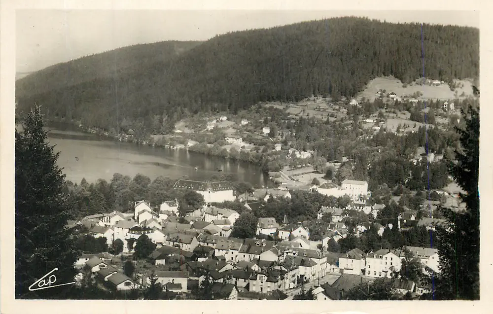 Widok z lotu nad miastem i jeziorem — wydawca CAP, numer serii nieczytelny - Awers