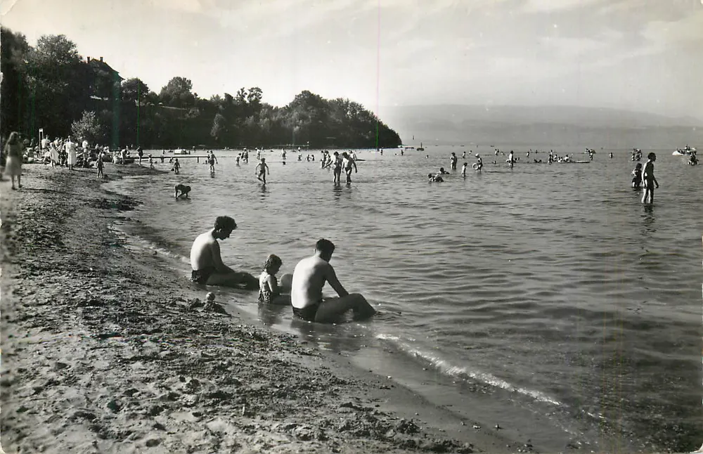 Baden am See — belebte Strandpromenade — unbekannter Verlag - Vorderseite