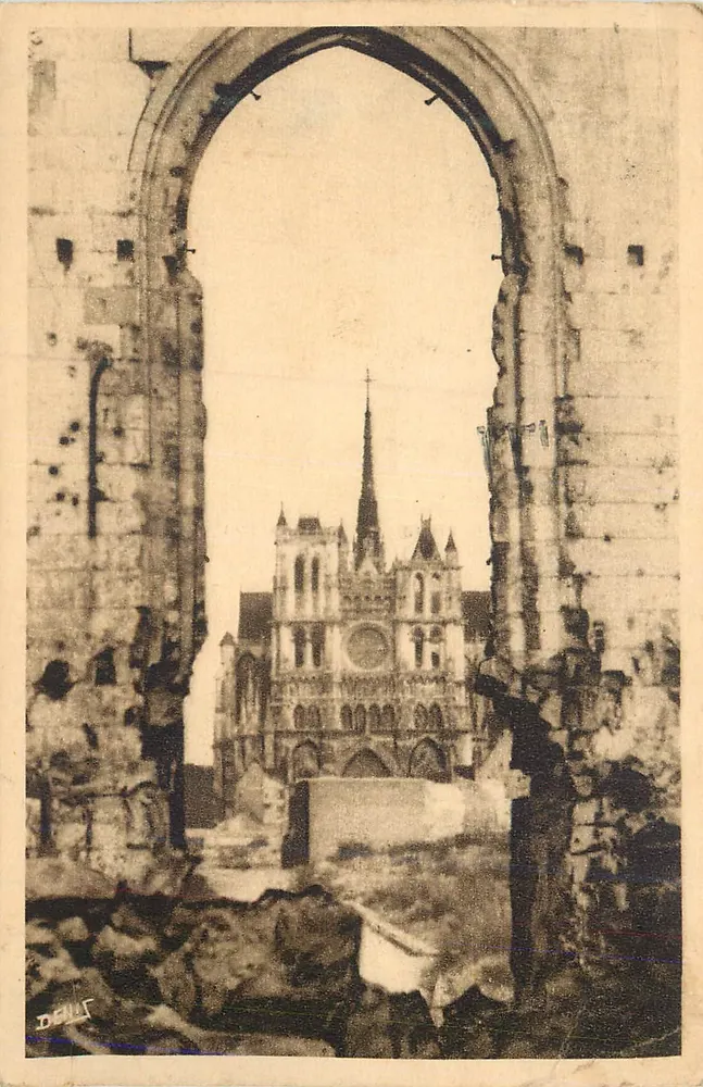 Notre-Dame de Paris — Ansicht durch die Ruinen — Dells - Vorderseite