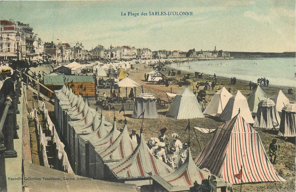 Plaża SABLES-D'OLONNE — animowana scena z namiotami i kąpieliskami — Lucien Amiaud, Nowa Kolekcja Vendée, N° 207 - Awers