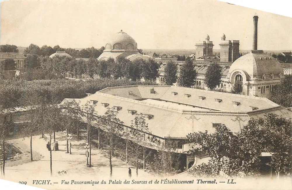 Vichy — Panoramablick auf das Palais der Quellen und das Thermalbad — LL. - Vorderseite