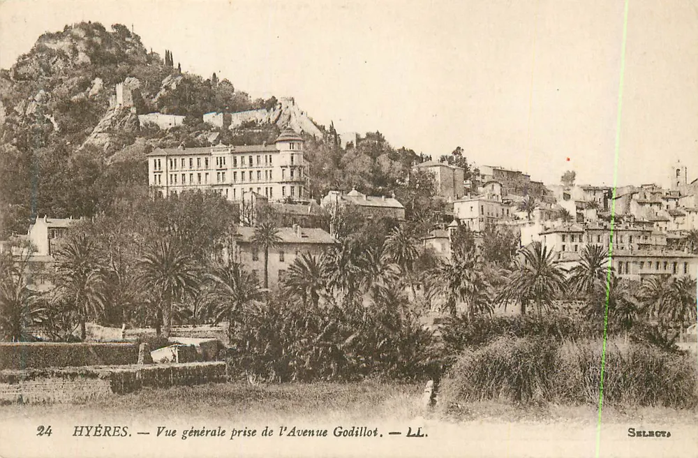 Hyères — Allgemeiner Blick von der Avenue Godillot — LL. - Vorderseite