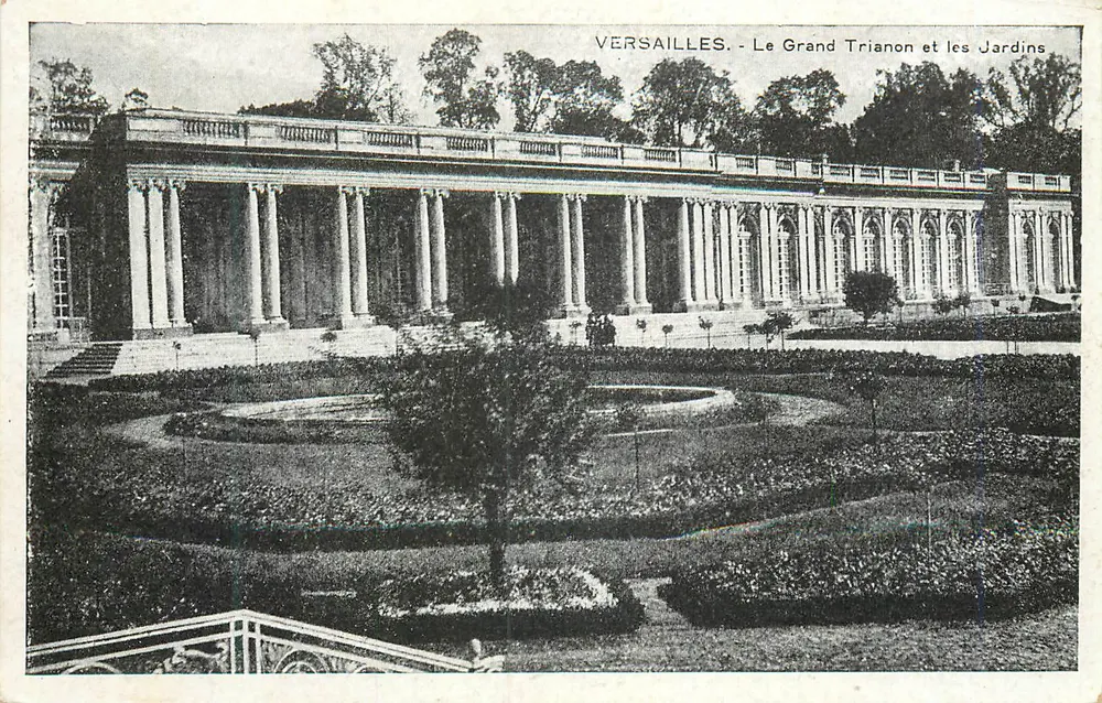 Versailles - Der Große Trianon und die Gärten - Vorderseite