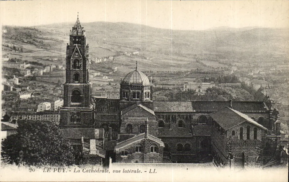 Le Puy - A Catedral, vista lateral - LL - Frente