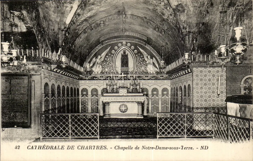 Catedral de Chartres — Capela de Nossa Senhora sob a Terra — ND - Frente