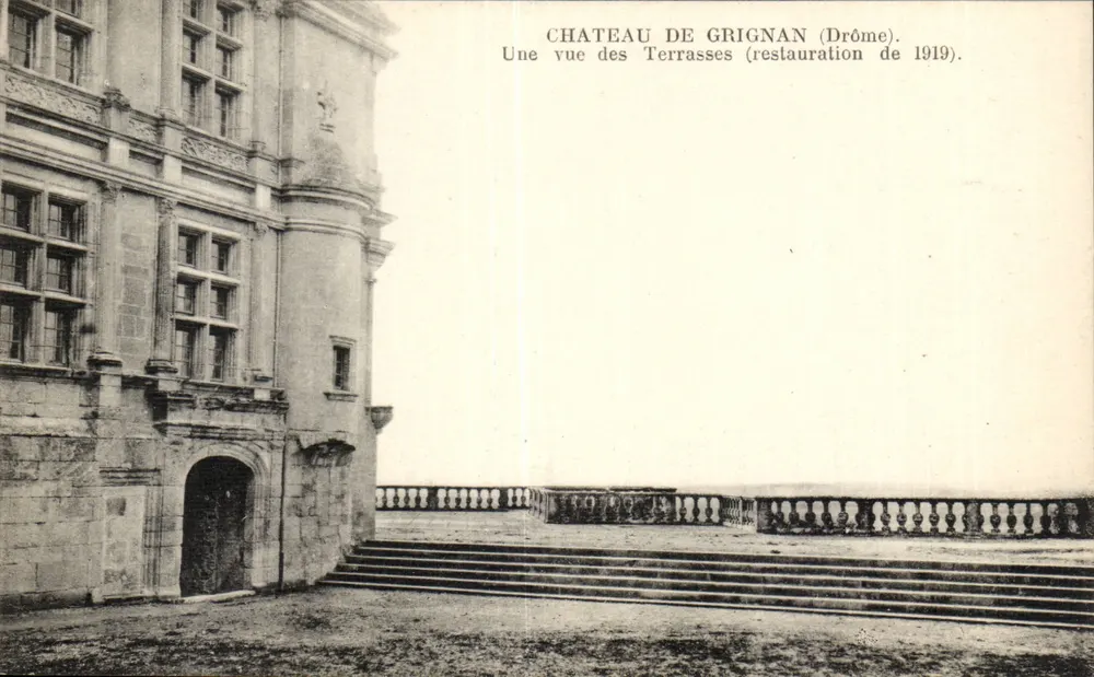 Schloss Grignan (Drôme) — Ansicht der Terrassen (Restaurierung von 1919) — Imprimerie de M. Rubin Frères, Paris - Vorderseite