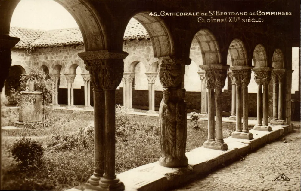 Catedral de Saint-Bertrand de Comminges — Cloître (século XIV) — CAA - Frente