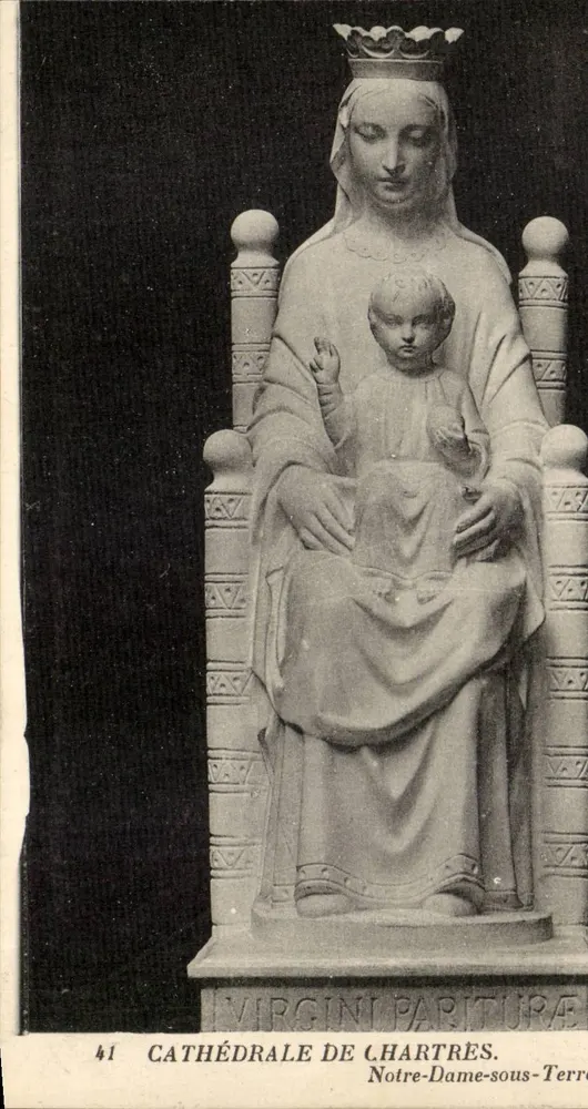 Notre-Dame-sous-Terre — Catedral de Chartres — Estátua da Virgem com o Menino - Frente