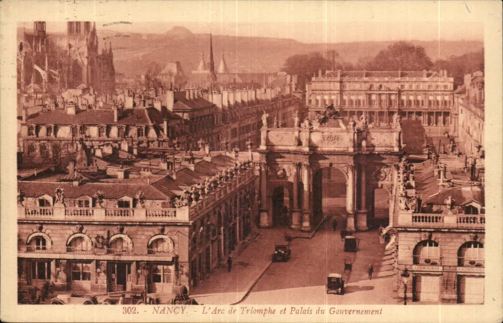NANCY — O Arco do Triunfo e o Palácio do Governo — Edição V. Reeder - Frente