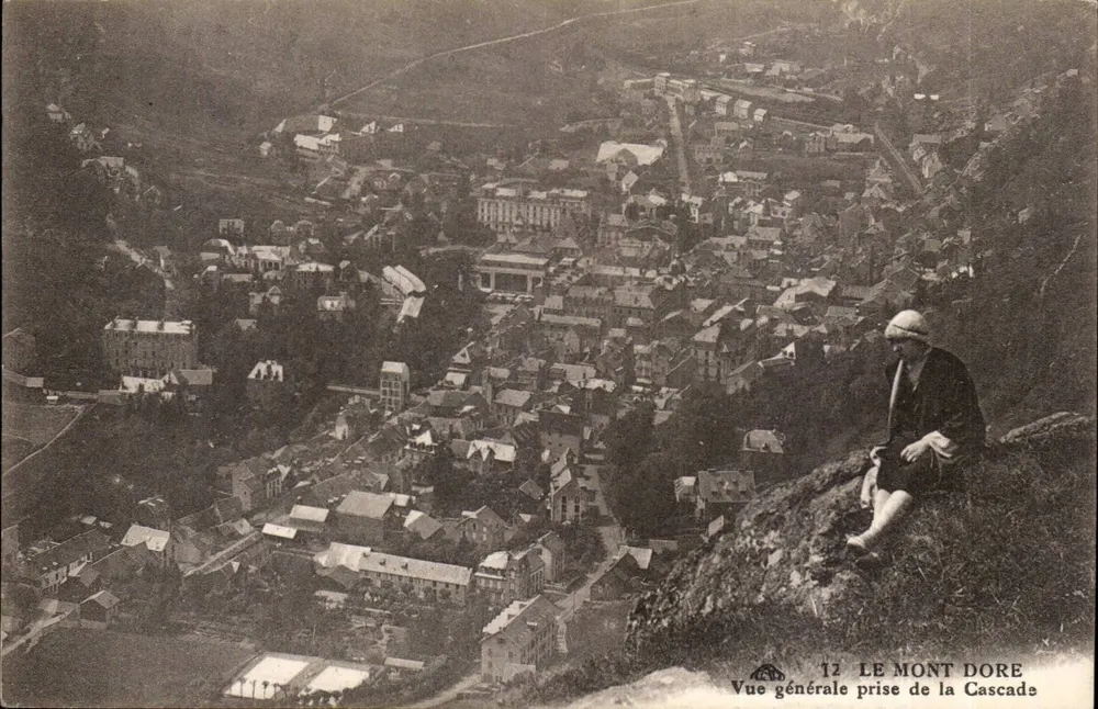 Le Mont Dore — Vista geral tirada da Cascade — Albin Michel - Frente