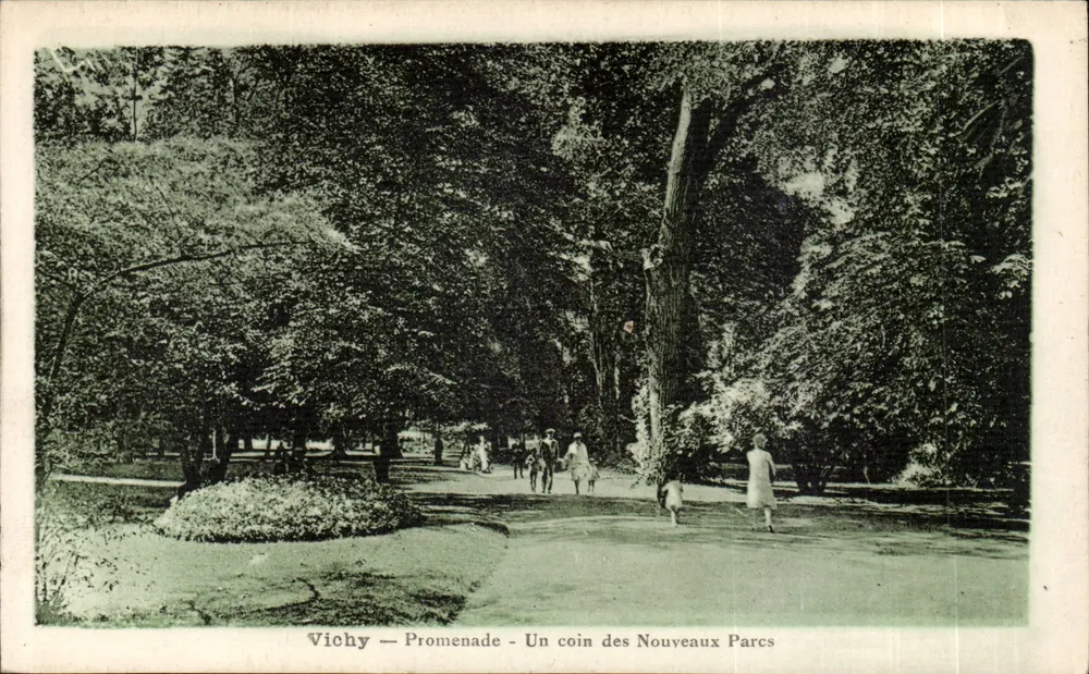 Vichy — Promenade — Ein Eckbereich der Nouveaux Parcs - Vorderseite