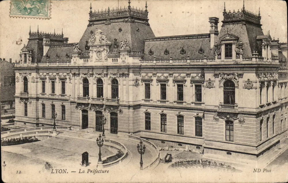 LYON — A Prefeitura — ND Phot, n°12 - Frente