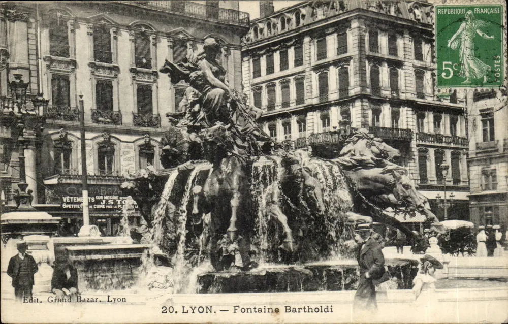 LYON — Fontaine Bartholdi — Edit. Grand Bazar, Lyon - Frente